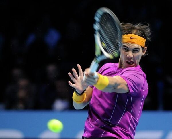 Швейцарец Роджер Федерер пятый раз в карьере завоевал титул на итоговом турнире Ассоциации теннисистов-профессионалов (АТР) в Лондоне Рафаэль Надаль