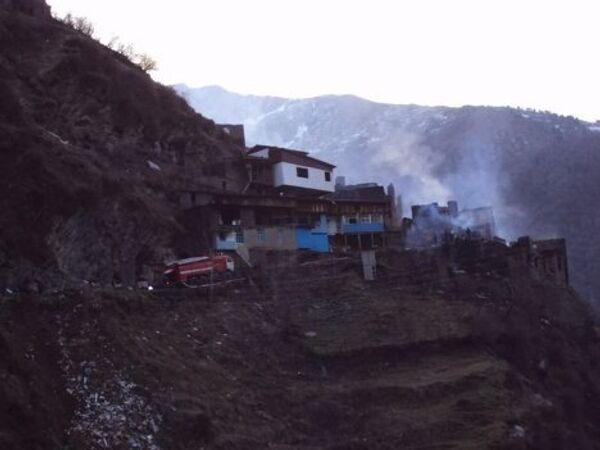 Крупный пожар в дагестанском поселке Цибари