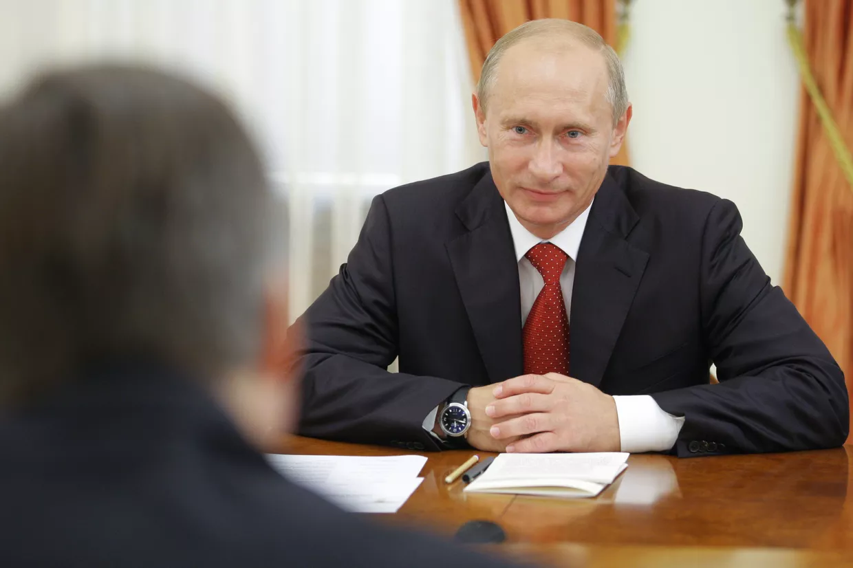 Премьер-министр РФ Владимир Путин встретился с членами комиссии ФИФА Премьер-министр РФ Владимир Путин встретился с членами комиссии ФИФА