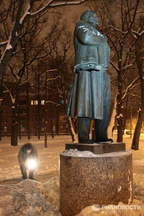 Памятник Ленину подорван в городе Пушкин под Санкт-Петербургом