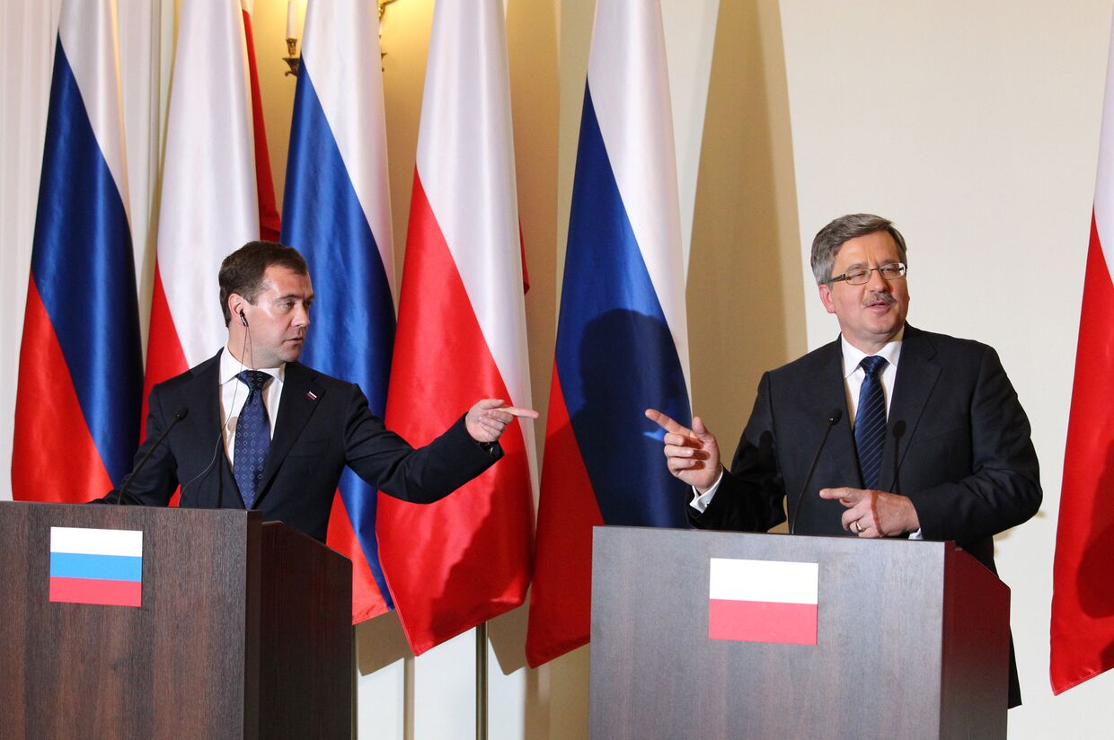 Президент РФ Д.Медведев на пресс-конференции в Варшаве