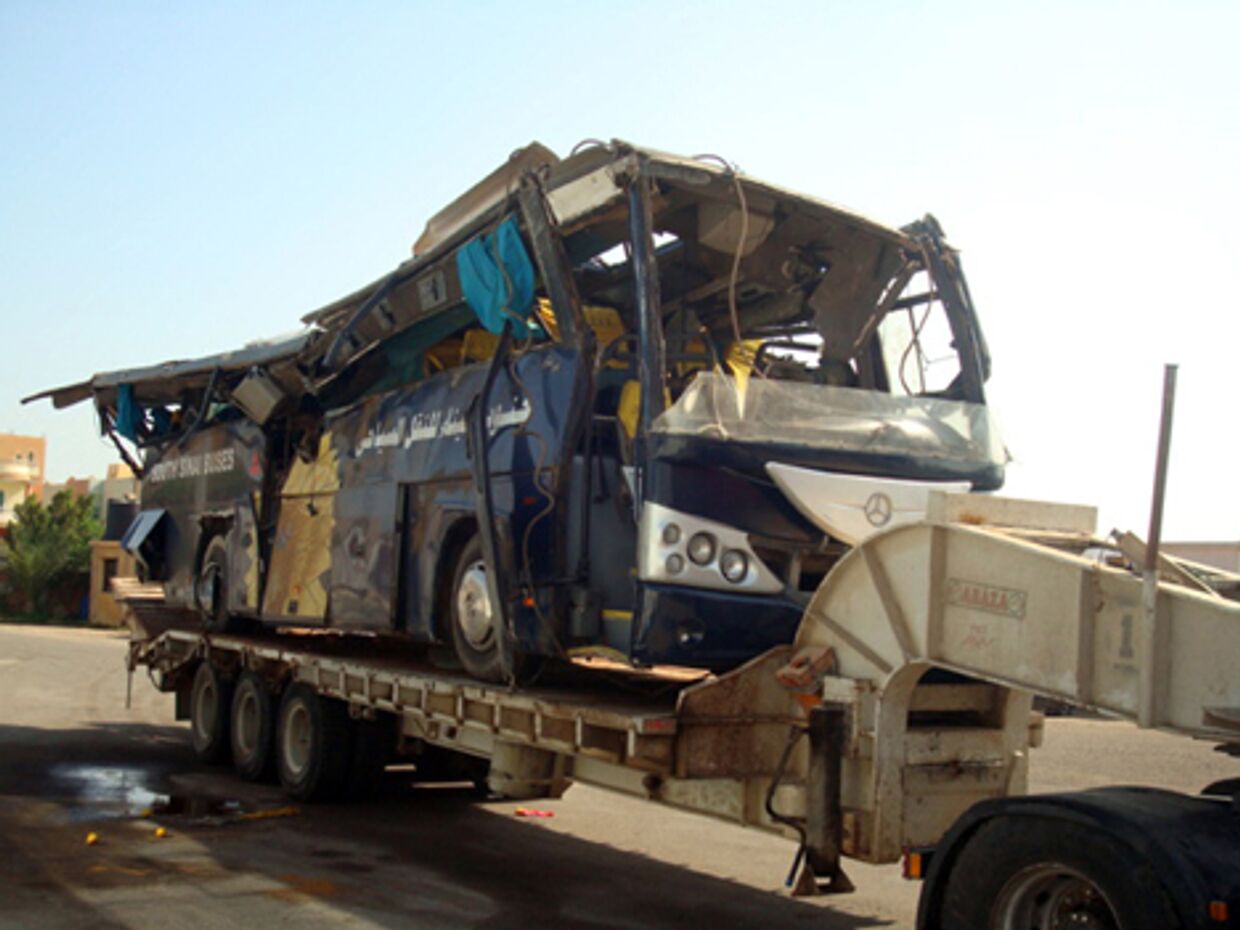 Туристический автобус, попавший в ДТП на трассе Каир-Хургада в Египте