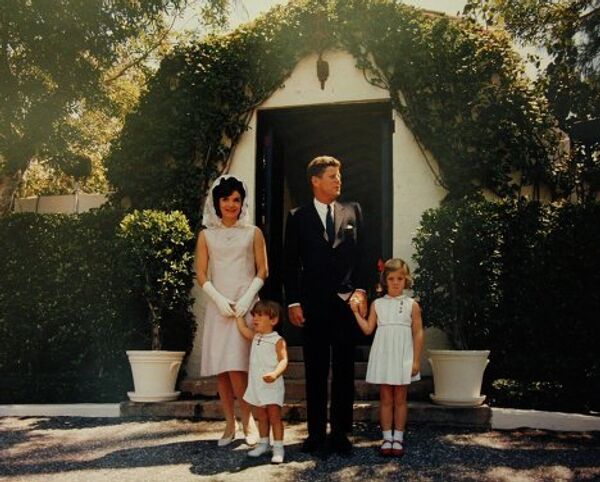Аукционный дом Bonhams выставил на торги уникальные фотографии Джона Кеннеди