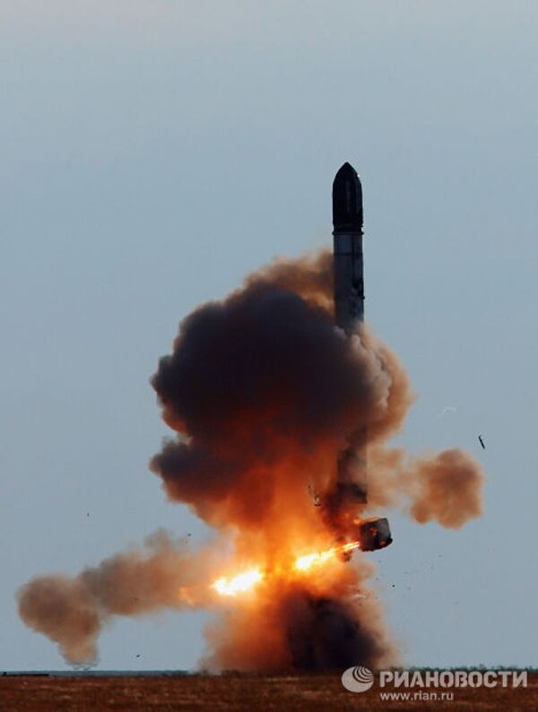 Запуск ракеты РС-20 (Воевода) на полигоне Ясный