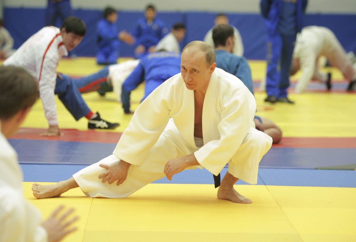 Премьер-министр РФ Владимир Путин принял участие в тренировке борцов в Санкт-Петербурге