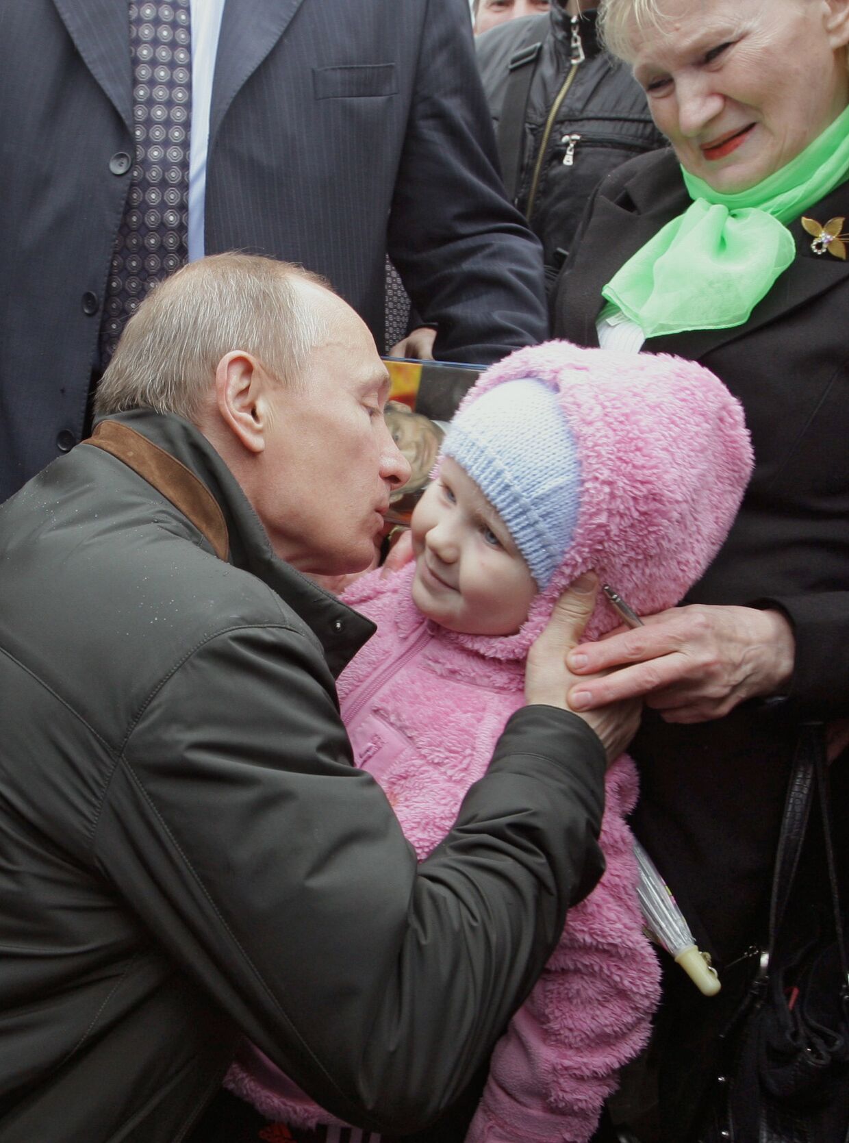 Премьер-министр РФ Владимир Путин посетил Невскую Дубровку