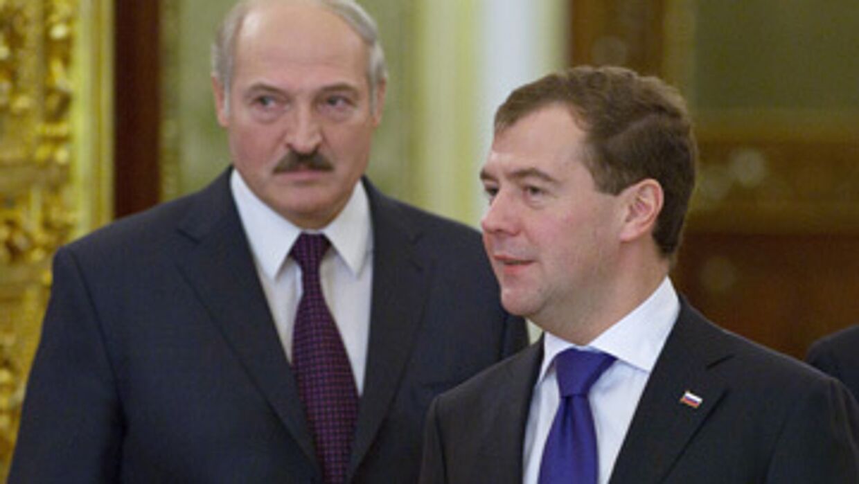 Медведев поздравил Лукашенко