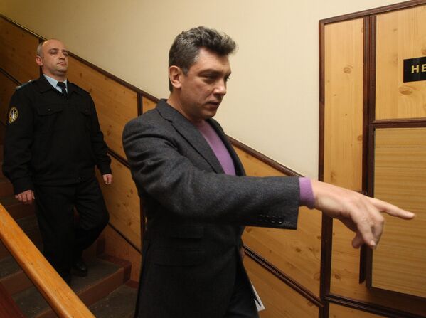 Рассмотрение жалобы на арест Бориса Немцова в Тверском суде Москвы