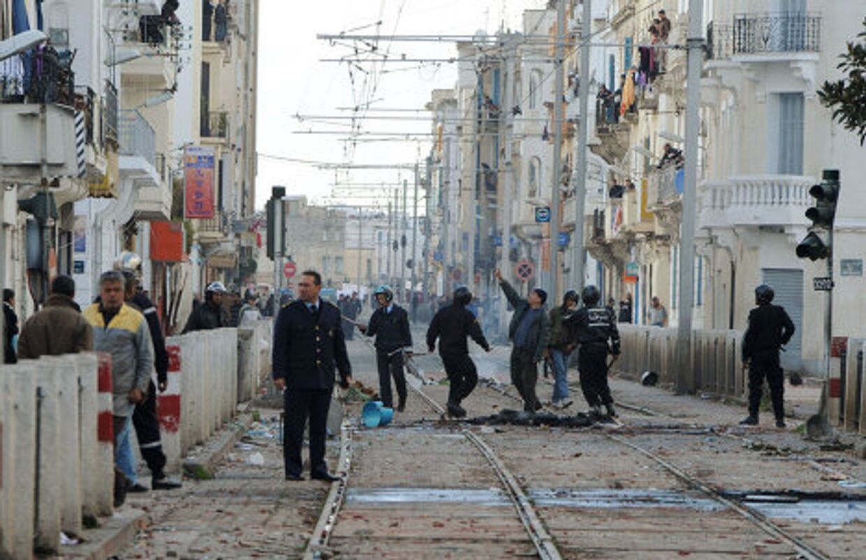 Массовые беспорядки в Тунисе