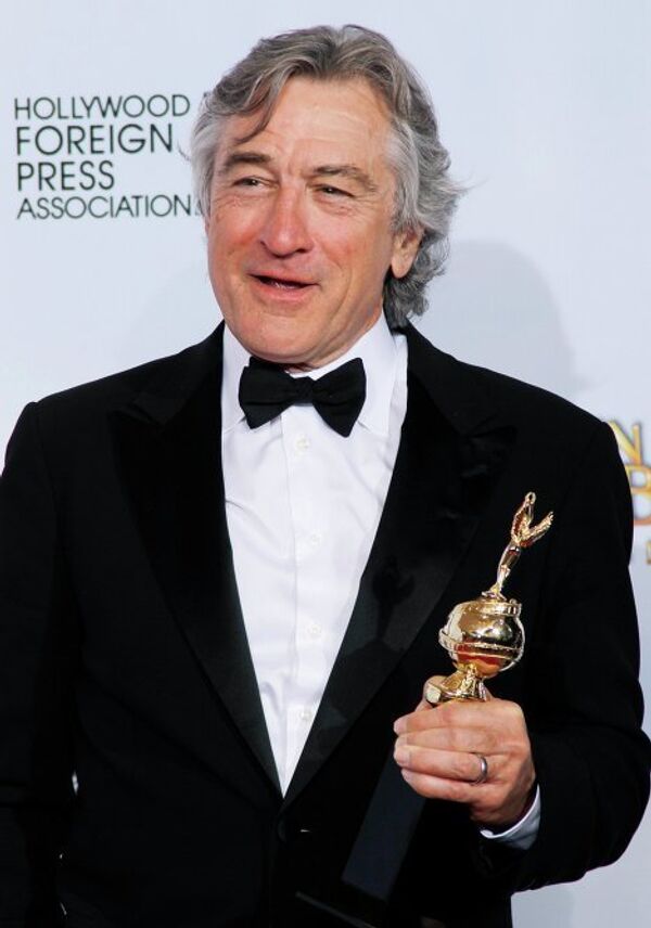 Роберт де Ниро получил почетную награду имени выдающегося американского режиссера 20-го века Сесиля Блаунта де Милля за вклад в развитие киноиндустрии