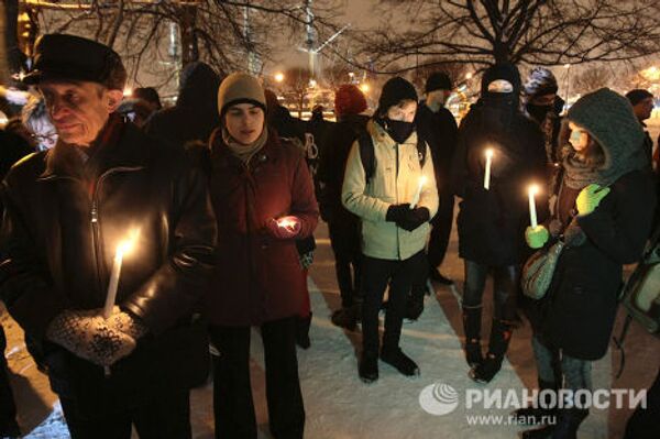 Митинг памяти Станислава Маркелова и Анастасии Бабуровой прошел в Санкт-Петербурге