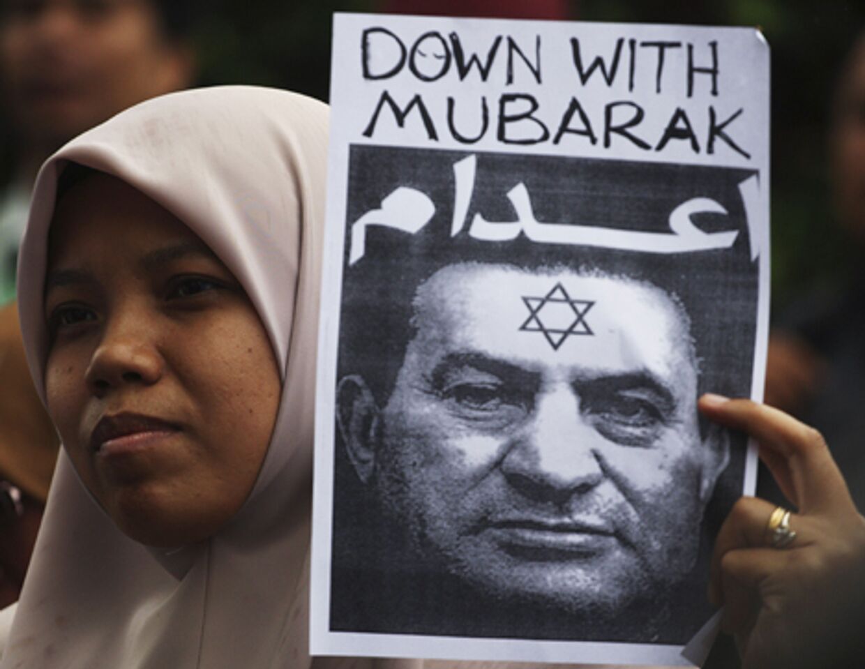 Израиль оказывает давление на США и Канаду, призывая к сдержанности в критике Мубарака