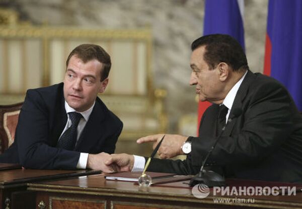 Дмитрий Медведев и Хосни Мубарак на совместной пресс-конференции по итогам российско-египетских переговоров 2009 год
