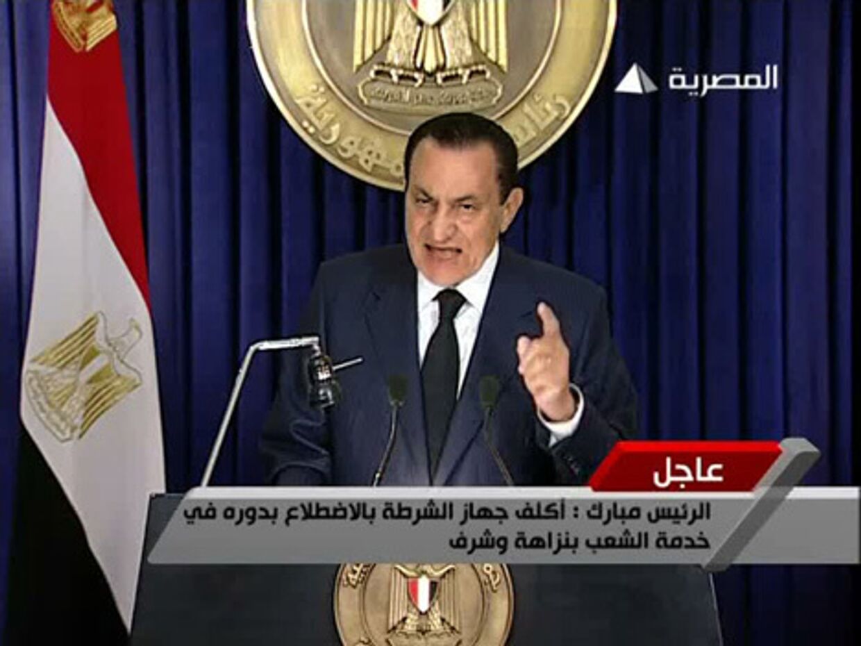 Президент Мубарак уступил требованиям восставшего народа и скоро уйдет в отставку