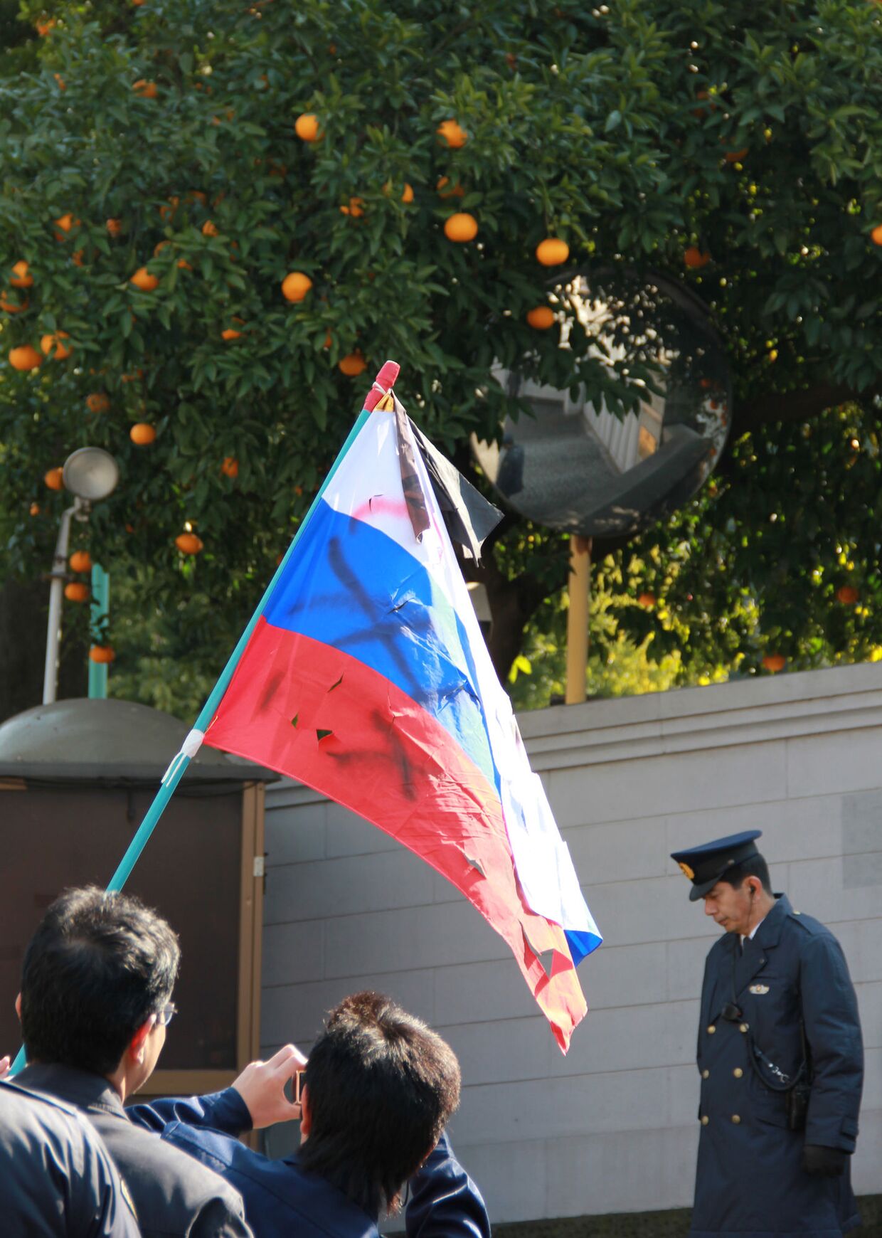 Акция у посольства России в Токио в рамках Дня северных территорий в Японии
