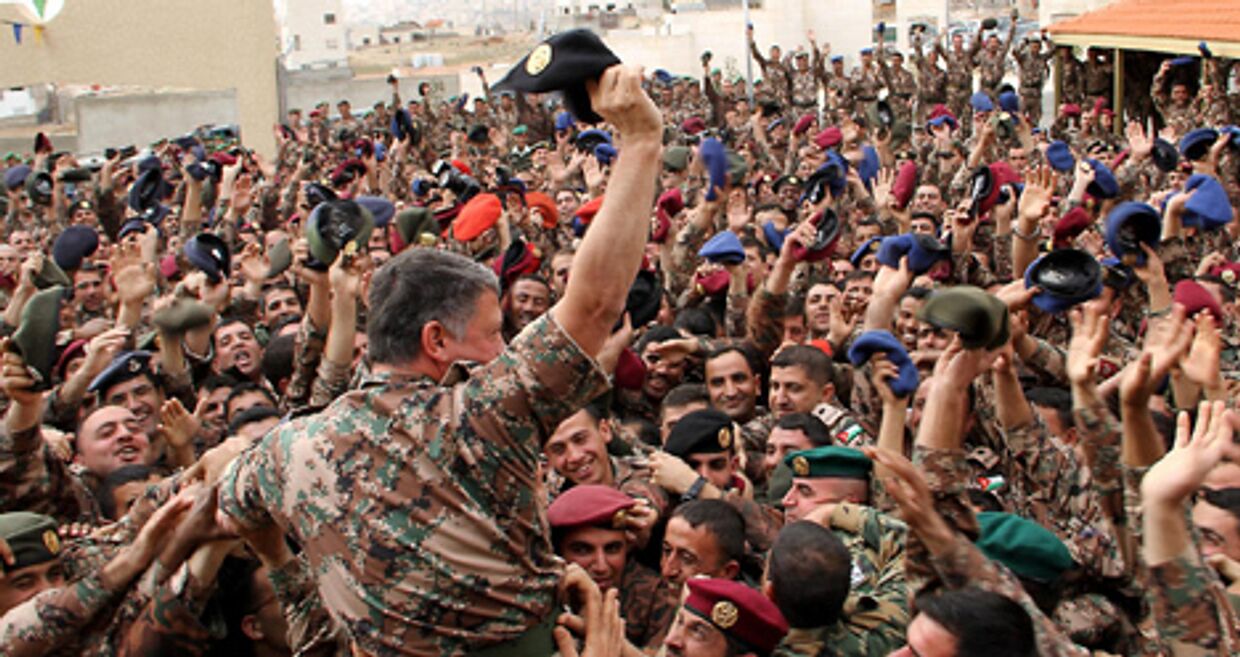 Иорданская оппозиция взяла в осаду дворец короля