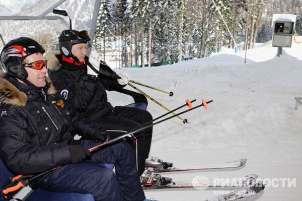 Президент РФ Дмитрий Медведев и премьер-министр РФ Владимир Путин посетили горнолыжный комплекс Роза Хутор