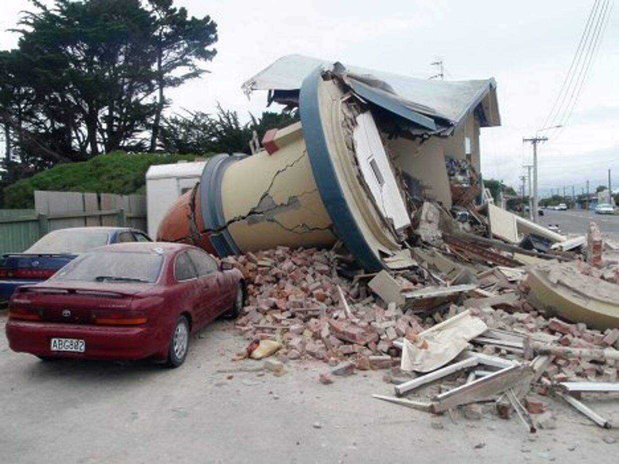 Мощное землетрясение магнитудой 6,3 вызвало серьезные разрушения в крупном городе Крайстчерч в Новой Зеландии