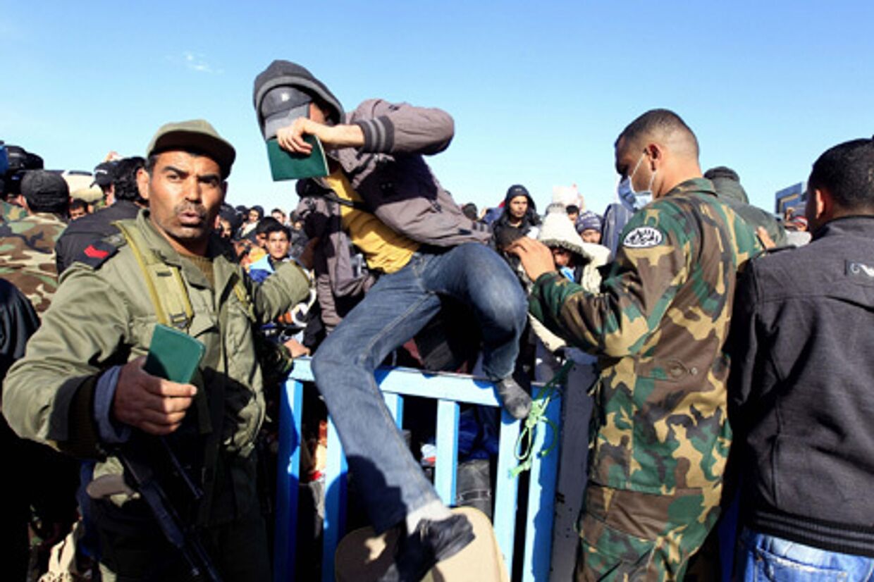 Ситуация на границе Ливии и Туниса стала критической 