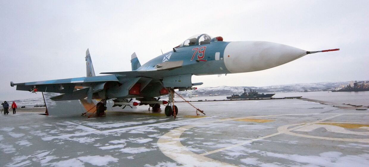 Истребитель Су-33