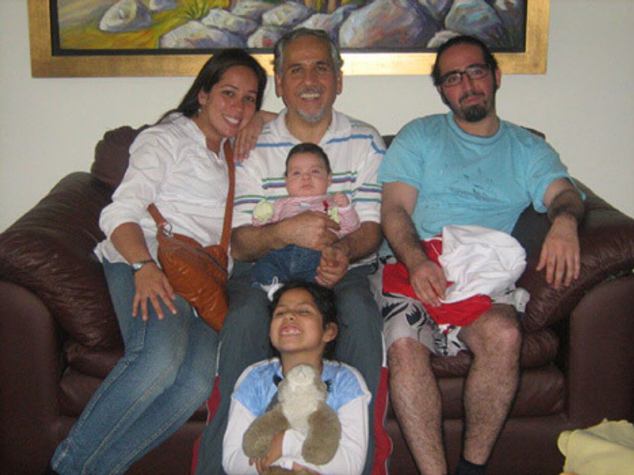 Серхио дель Кастильо с отцом и семьей