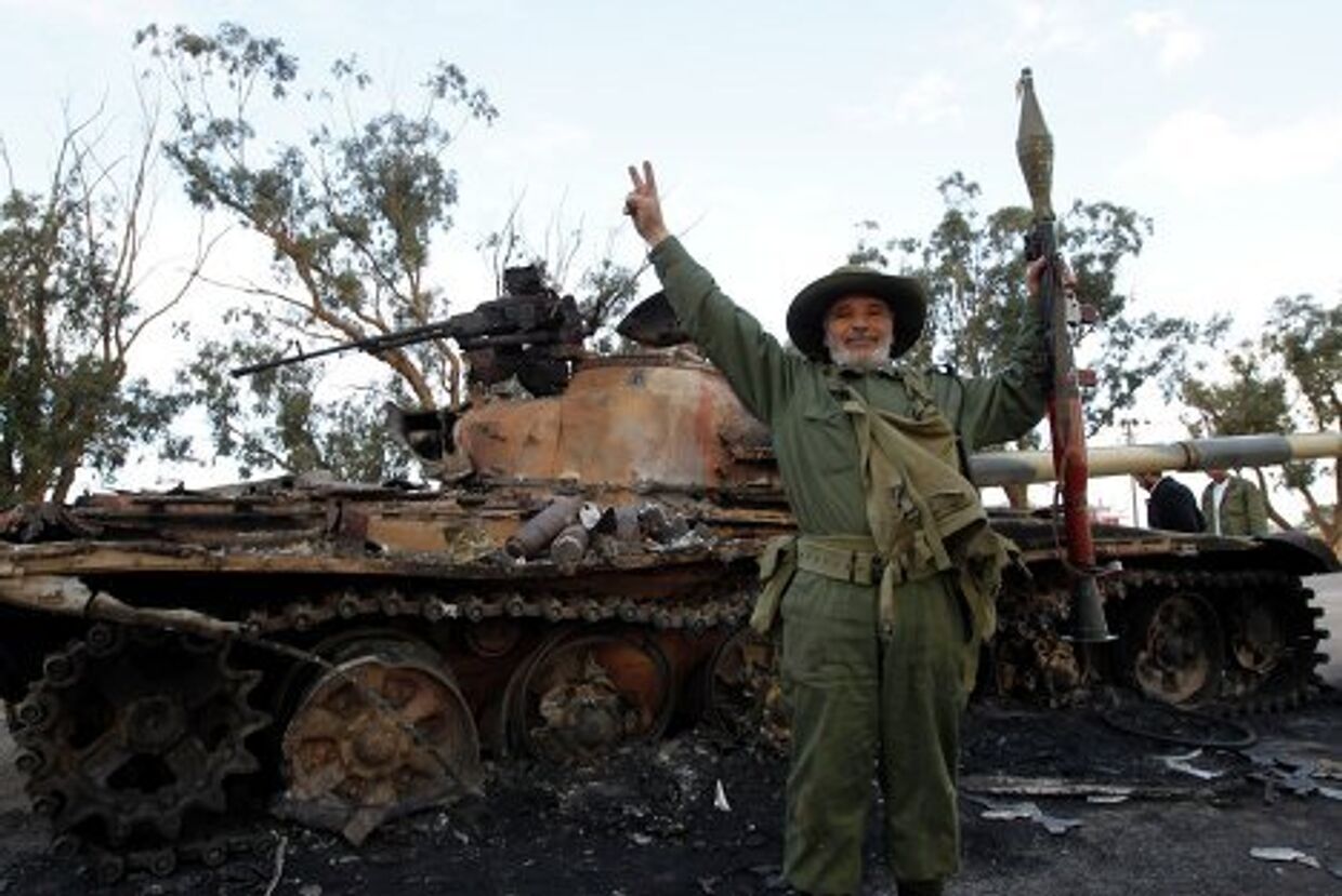Вооруженные сторонники свержения режима ливийского лидера Муамара Каддафи