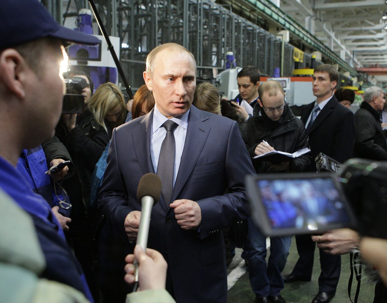 Премьер-министр РФ Владимир Путин посетил ОАО Воткинский завод