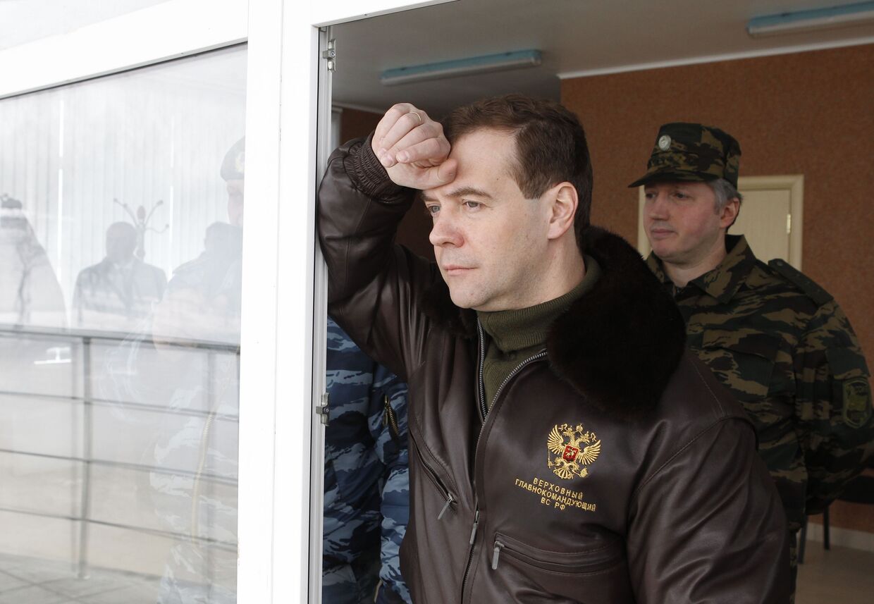 Президент РФ Д.Медведев наблюдал за учениями на базе отряда ОМОН Зубр в Щелково