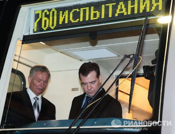 Посещение президентом РФ Дмитрием Медведевым Мытищинского завода Метровагонмаш