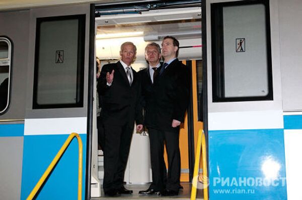 Посещение президентом РФ Дмитрием Медведевым Мытищинского завода Метровагонмаш