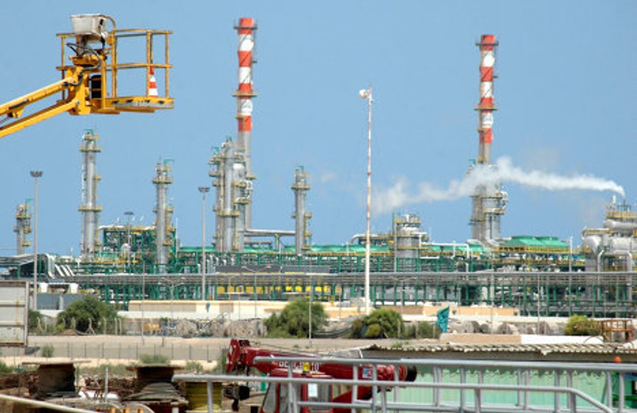Добыча нефти в Триполи 