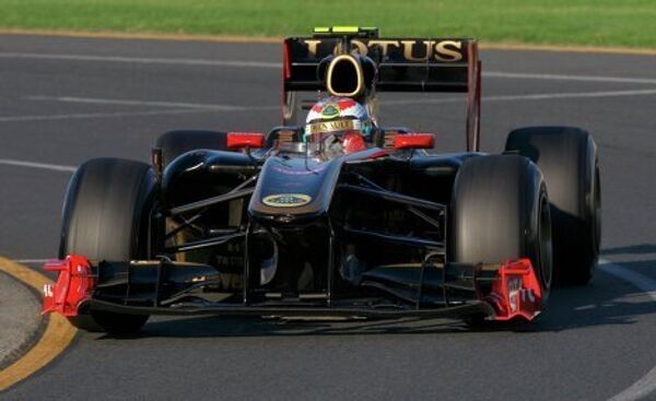Российский гонщик Виталий Петров, проводящий второй сезон в Формуле-1, впервые попал на подиум в самом престижном классе автогонок, финишировав третьим в гонке Гран-при Австралии