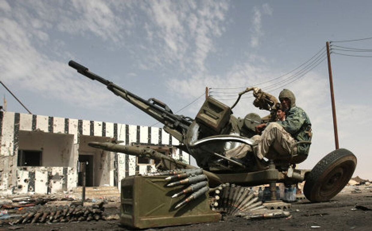 зенитный пулемет ливийских мятежников в стратегически важном городе Аджабия