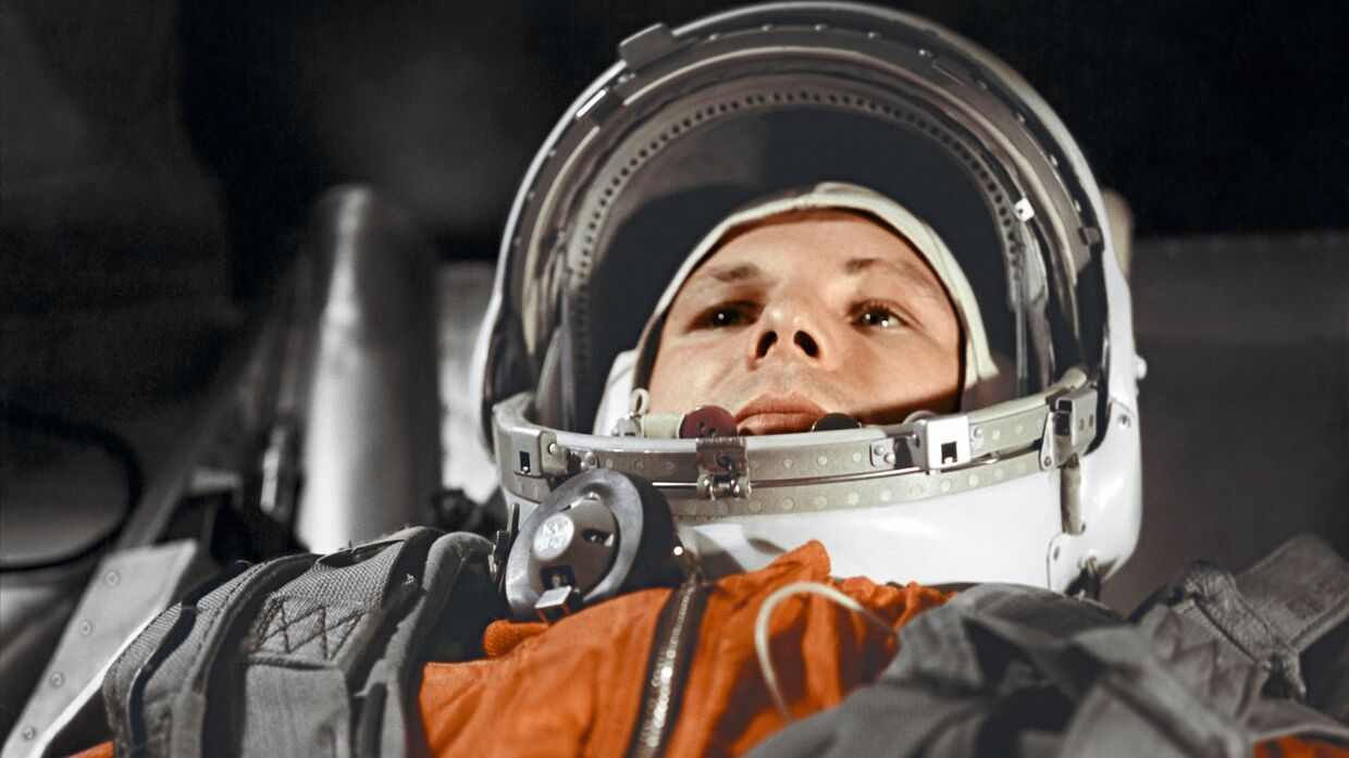 Летчик-космонавт Ю. Гагарин в кабине космического корабля «Восток»