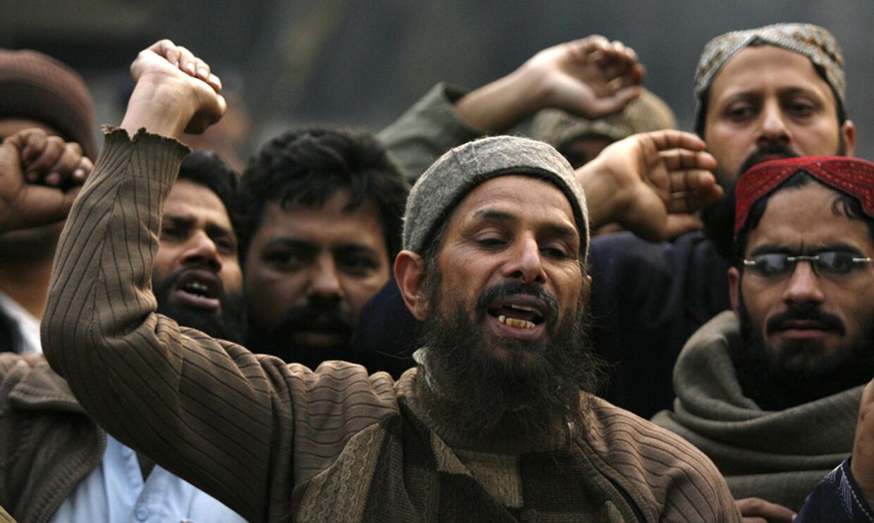 взрыв протестных настроений в глубоко расколотом пакистанском обществе