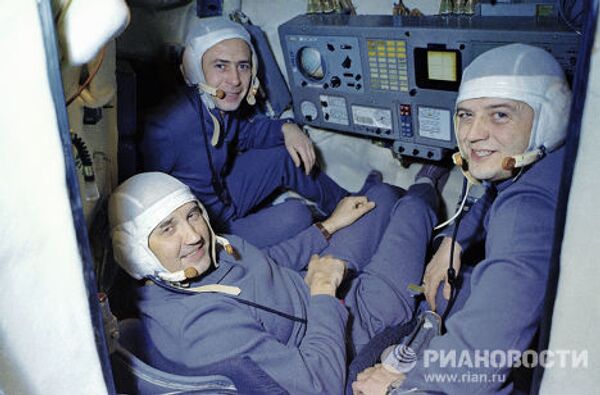 Космонавты Г.Добровольский, В.Пацаев и В.Волков во время тренировки