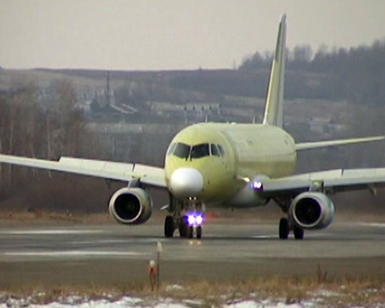 Первый серийный самолет Sukhoi Superjet 100 совершил премьерный полет 