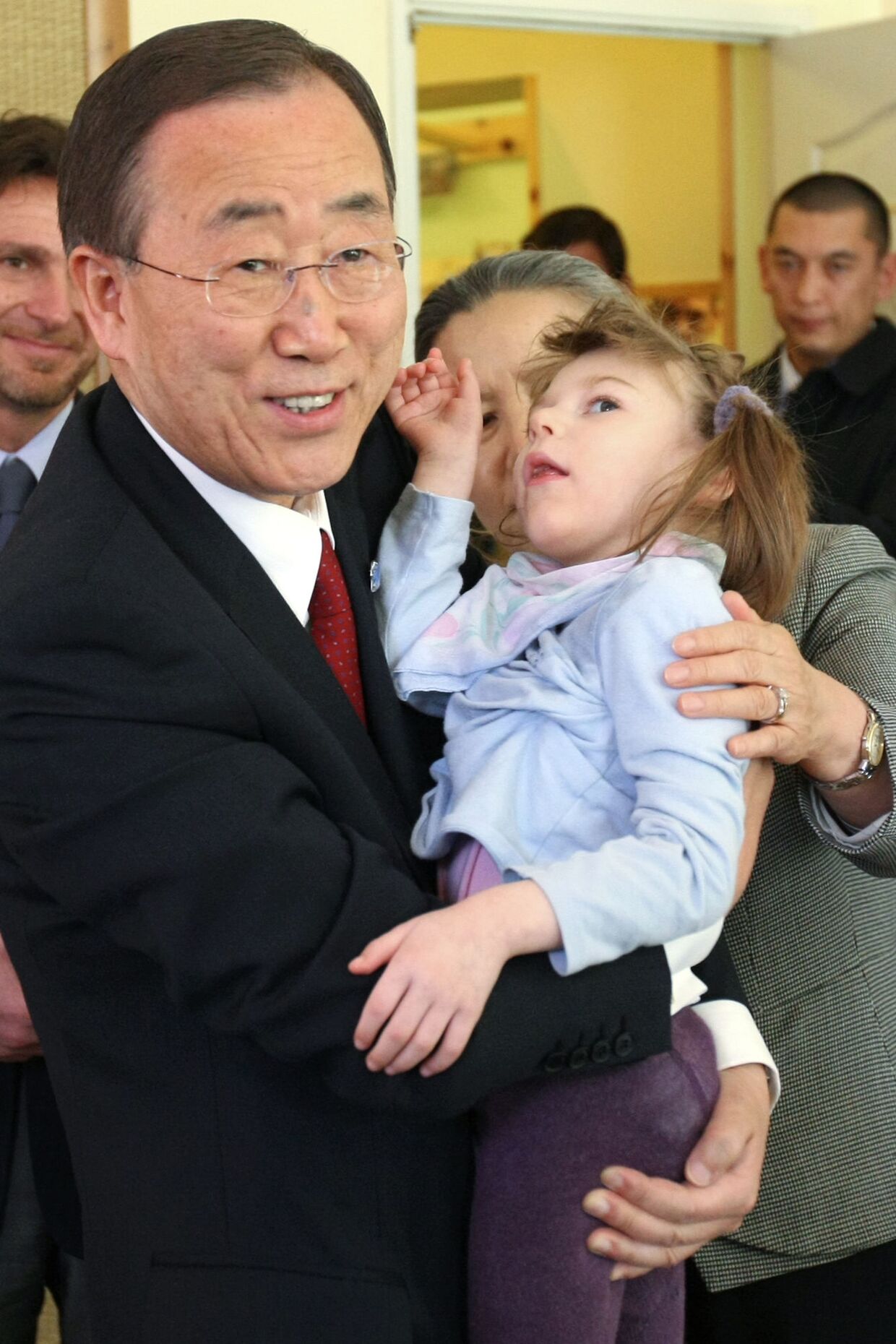 Генеральный секретарь ООН Пан Ги Мун посетил проект Детского фонда ООН (ЮНИСЕФ) по социальной инклюзии