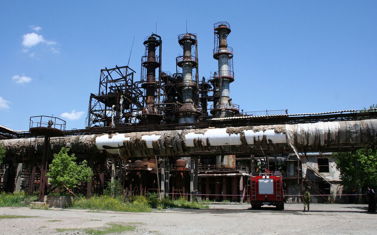 Последствия пожара на каучуковом заводе Наирит в Ереване