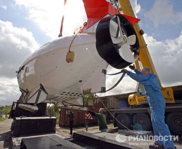 Отправка подводных аппаратов Мир в Швейцарию для проведения научно-исследовательских работ на Женевском озере
