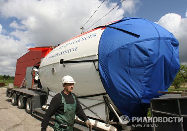 Отправка подводных аппаратов Мир в Швейцарию для проведения научно-исследовательских работ на Женевском озере