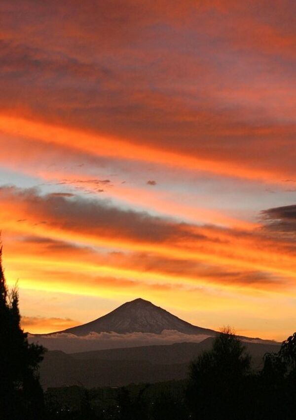 Самый знаменитый вулкан Мексики Попокатепетль