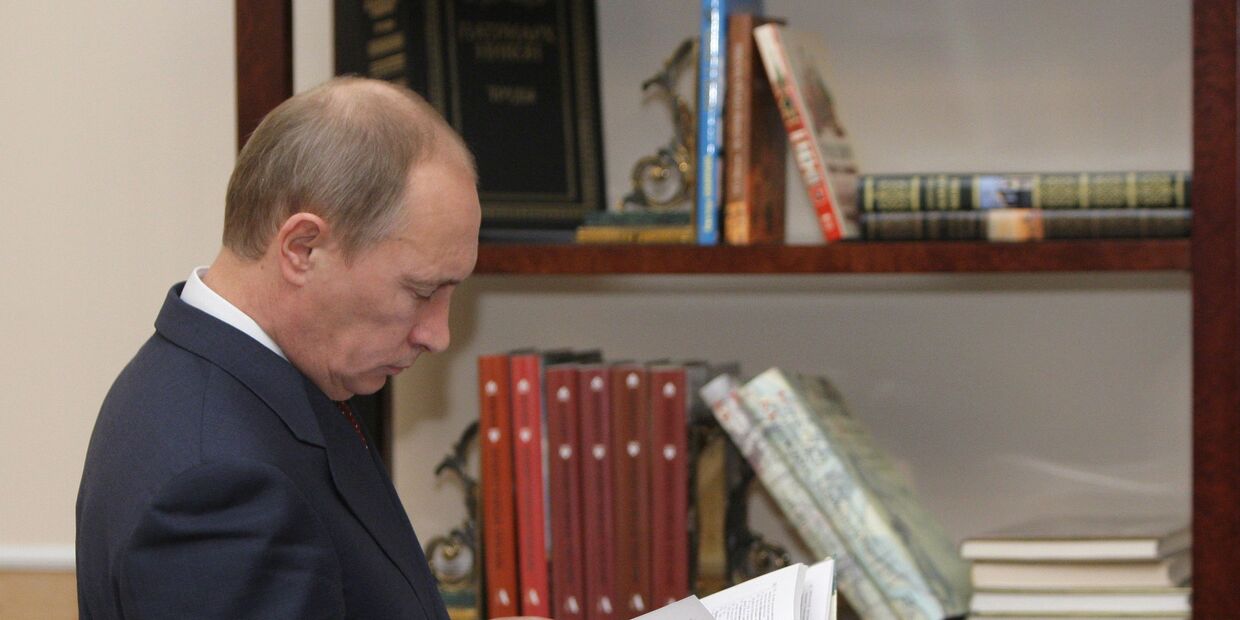 Премьер-министр РФ Владимир Путин встретился с губернатором Санкт-Петербурга