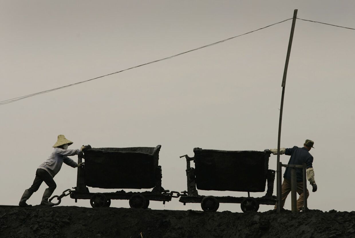 угольные шахты с добычей открытым способом на северо-востоке Китая