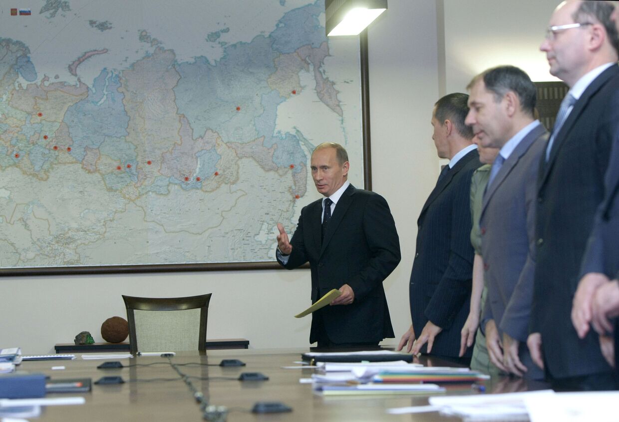 Владимир Путин во время посещения Государственной комиссии по запасам полезных ископаемых