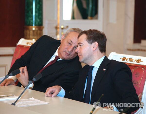 Президент РФ Д.Медведев и президент Абхазии С.Багапш