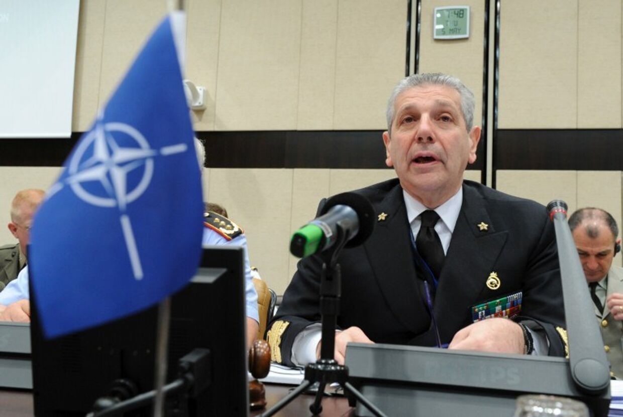 председатель военного комитета НАТО адмиралом Джанпаоло ди Паола