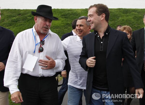 Президент РФ Д.Медведев посетил рок-фестиваль Сотворение мира в Казани