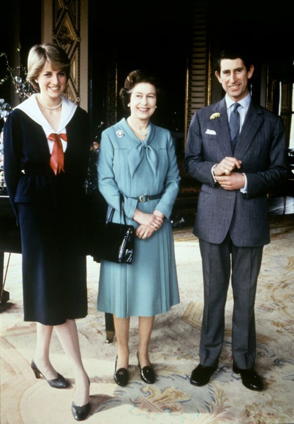 Королева Великобритании Елизавета II, принцесса Диана и принц Чарльз