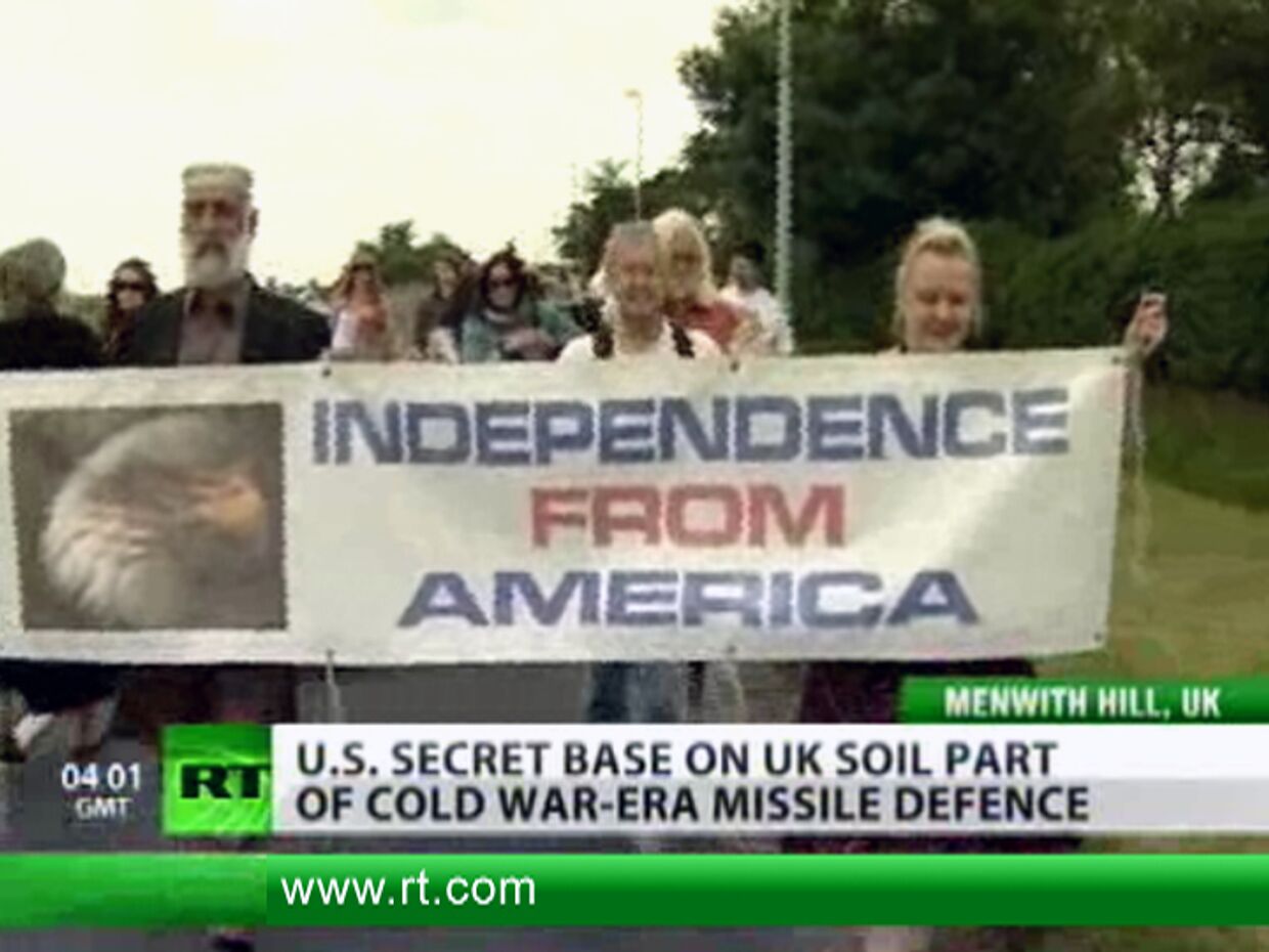 ИноСМИ__Британцы протестуют против американской базы